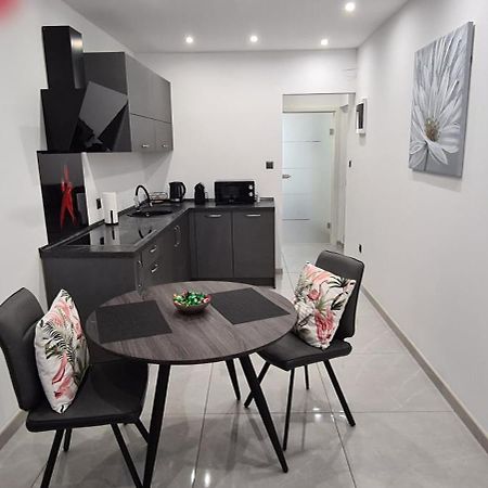 Apartman Julija 1 Rijeka Exterior foto